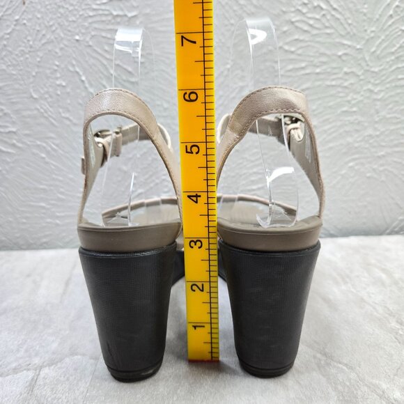 Crocs Ankle Strap Wedge Sandals 9 Taupe Open Toe Strappy Retro Comfort Platform - Picture 4 of 12